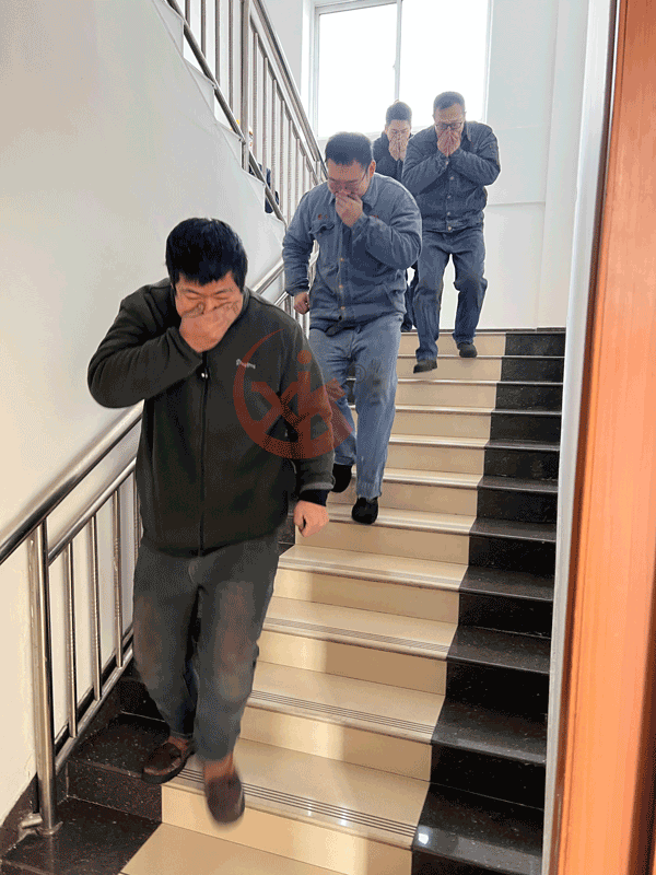 煙臺鋼格板廠消防演練111.png